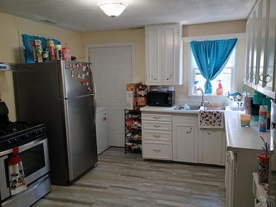 408 E Oak St, Lamar, CO 81052 - photo 2