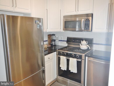 1320 N Wayne St unit 104, Arlington, VA 22201 - photo 5