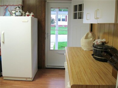 ENTRY INTO MUD ROOM/ UTILITIY ROOM