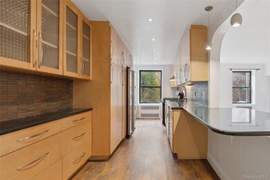 69-40 Yellowstone Blvd unit 121, Forest Hills, NY 11375 - photo 7