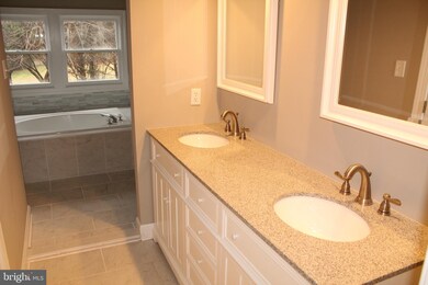 15101 Jennings Ln, Bowie, MD 20721 - photo 2