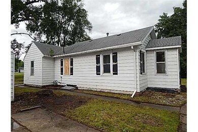 3920 E 28th St, Des Moines, IA 50317 - photo 2