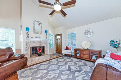 7891 Green Lawn Dr unit 7891, Houston, TX 77088 - photo 5