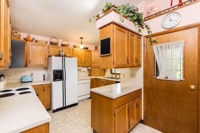 2002 Brimfield Ct-09 Kitchen