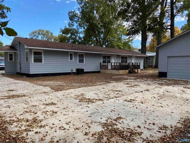 522 S Scott St, Scottsboro, AL 35768 - photo 6