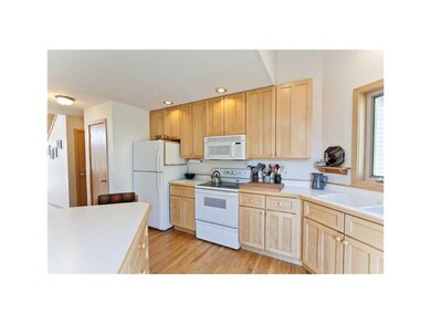 Kitchen. Bright and cheery !!