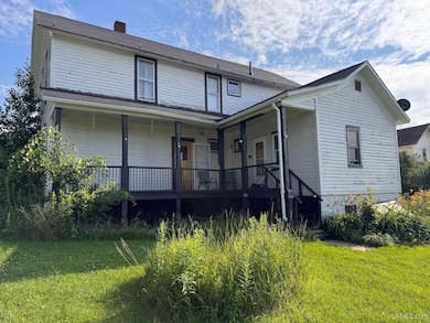 312 E Sellar St, Bessemer, MI 49911 - photo 5