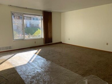 Living Room measures 15x16.