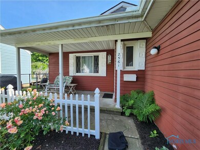 2561 Pershing Dr, Toledo, OH 43613 - photo 2