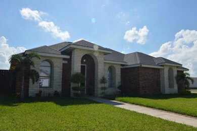 908 E Dorothy Ave, Pharr, TX 78577 - photo 4