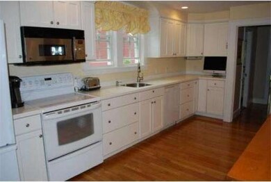 8 Thornton Rd, Waltham, MA 02453 - photo 5