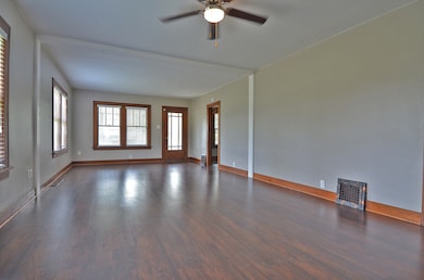 760 Guthrie St, Ottawa, IL 61350 - photo 2