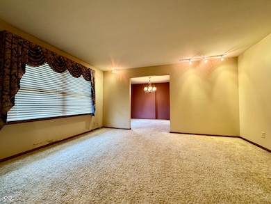 4515 W Mission Ct, Columbus, IN 47203 - photo 5