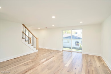 13829 Carlton St, Burton, OH 44021 - photo 5