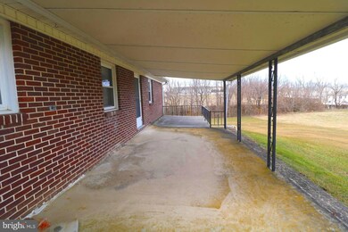 335 Fairmount Ave, Waynesboro, PA 17268 - photo 4