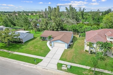542 Red Mangrove Ln, Apollo Beach, FL 33572 - photo 2