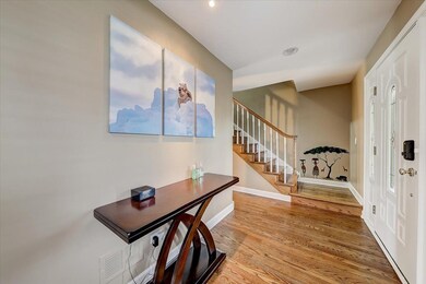 1112 Tyler Dr, Schaumburg, IL 60193 - photo 2