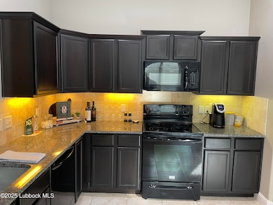 34th Pl Kitchen 1