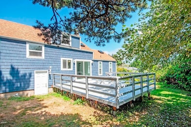 1036 SW 12th St, Lincoln City, OR 97367 - photo 2