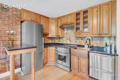 220 E 82nd St unit 4RW, New York, NY 10028 - photo 4