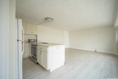 Regency Tower unit 2405, Honolulu, HI 96826 - photo 6