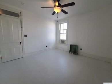 742 Warren St unit 3 Rea, Hudson, NY 12534 - photo 7