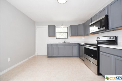 305 Horseshoe Dr unit A-B, Copperas Cove, TX 76522 - photo 4