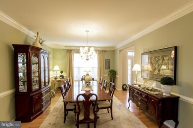 8943 Hollymeade Dr, Lorton, VA 22079 - photo 3