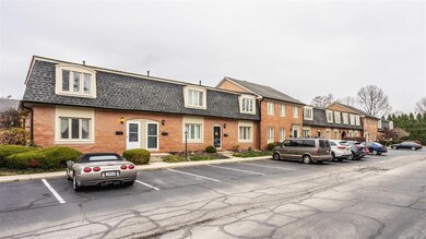 1128 Canterbury Square N, Indianapolis, IN 46260 - photo 3