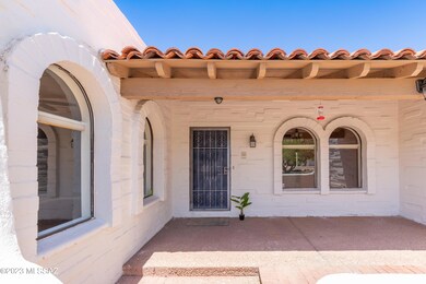 2785_N_Placita_Copan Front Door Entry-9