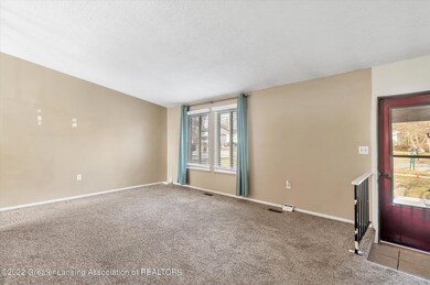 2731 Aurora Dr, Lansing, MI 48910 - photo 5