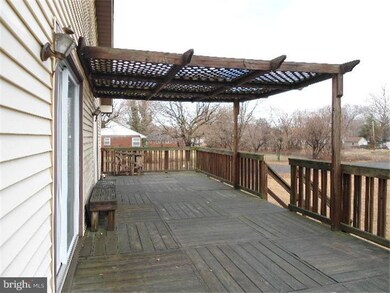 340 Cook Ave, Paulsboro, NJ 08066 - photo 4