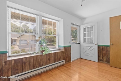 12B Ivy Sunroom