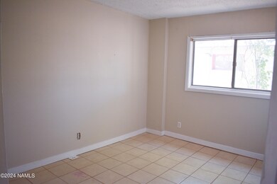 621 N Colorado Ave, Winslow, AZ 86047 - photo 5