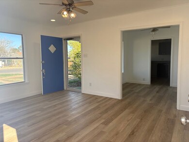 1405 W Kentucky Ave unit B, Midland, TX 79701 - photo 2