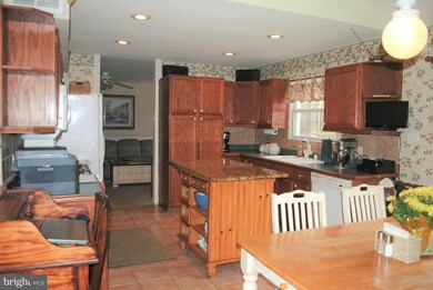 1461 Harrow Ave, Crofton, MD 21114 - photo 3