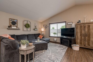 641 Beverly St, Wanamingo, MN 55983 - photo 3