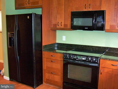 2149 Old Landing Way unit 14, Woodbridge, VA 22191 - photo 2