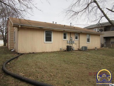 3607 SW Atwood Ave, Topeka, KS 66614 - photo 4