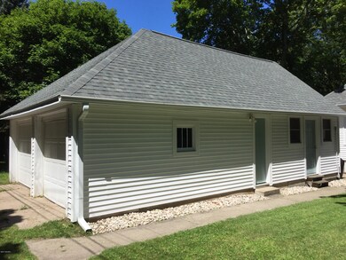 2-car gar with attic and back room