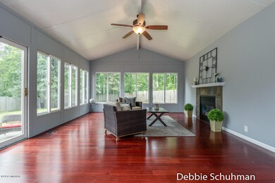 192 Netherfield St NW, Comstock Park, MI 49321 - photo 4