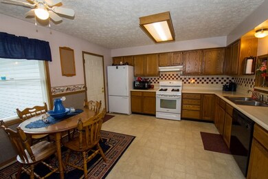 57247 Horseshoe Ct, Goshen, IN 46528 - photo 4