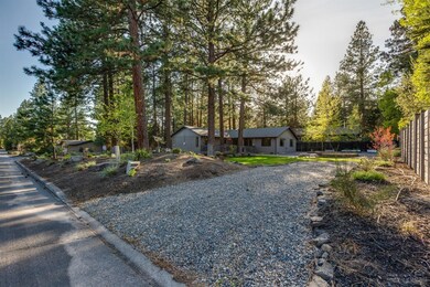 2608 NW Robert Way, Bend, OR 97701 - photo 4