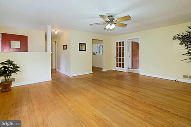 3461 Washington Dr, Falls Church, VA 22041 - photo 7