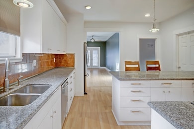 859 E 25th St, Houston, TX 77009 - photo 5