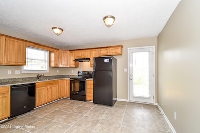 213 Tex Ave, Fairdale, KY 40118 - photo 5