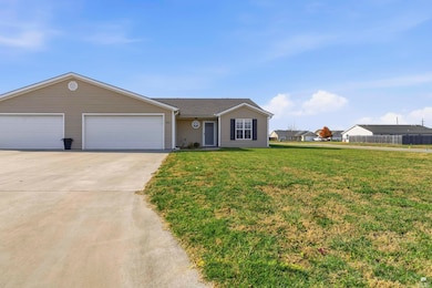 2621 S Brookglen Cir, Manhattan, KS 66502 - photo 4