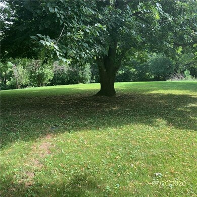 209 N 9th Ave W, Newton, IA 50208 - photo 5