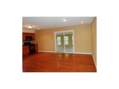 Large Eat-in Kitchen