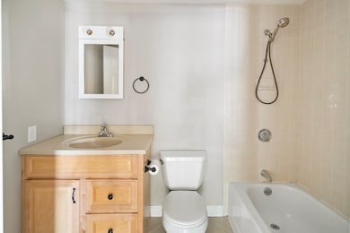 314 Riverside Ave unit 202, Medford, MA 02155 - photo 6